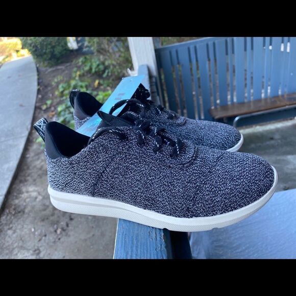 TOMS Women's The Cabrillo Sneaker Black Terry Sz 6 - Picture 8 of 8